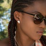 Sealife Seestern Ohrstecker aus Silber mit weißer Muschelkernperle