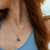 Seadrop klassik Anhänger aus Silber mit dunkelblauem Zirkonia und weißem Zirkoniapavée