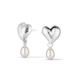 Crown of my Heart Ohrstecker Herz aus Silber mit weißer Süßwasserzuchtperle