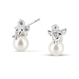Pearl of Angels schlafender Engel Ohrstecker aus Silber mit weißer Muschelkernperle