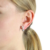 Pearl of Angels sitzender Engel Ohrstecker aus Silber mit grauer Muschelkernperle