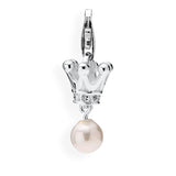 Crown of my Heart Charm Krone aus Silber mit weißer Muschelkernperle Zirkoniapavée und Karabiner