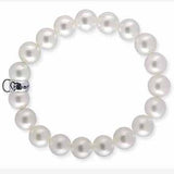 Charm Armband aus weißen Muschelkernperlen mit einem Einhänger aus Silber für Charms in der Länge 19 cm