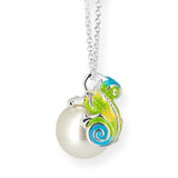 Chameleon Anhänger aus Silber mit Brandlack und weißer Muschelkernperle