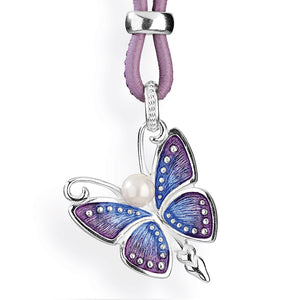 Flying Purple großer Schmetterling Anhänger aus Silber mit Brandlack und weißer Muschelkernperle