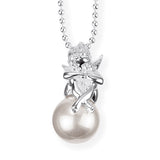 Pearl of Angels mittlerer schlafender Engel Anhänger aus Silber mit weißer Muschelkernperle