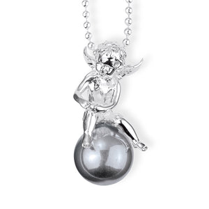 Pearl of Angels mittlerer sitzender Engel Anhänger aus Silber mit grauer Muschelkernperle