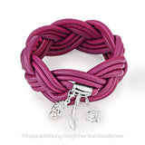 Angel Charm schlafender Engel aus Silber mit weißer Muschelkernperle und Karabiner